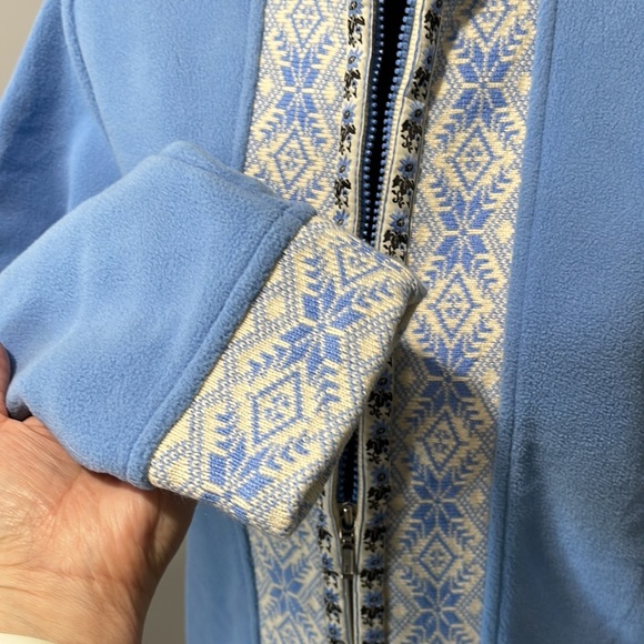 Women’s L.L. Bean Nordic Snowflake Blue Fleece full zip Sweater Size medium - Picture 4 of 16